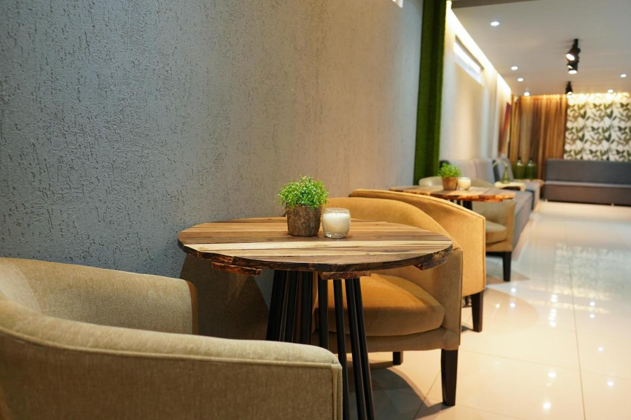 Hotel City بوساداس المظهر الخارجي الصورة