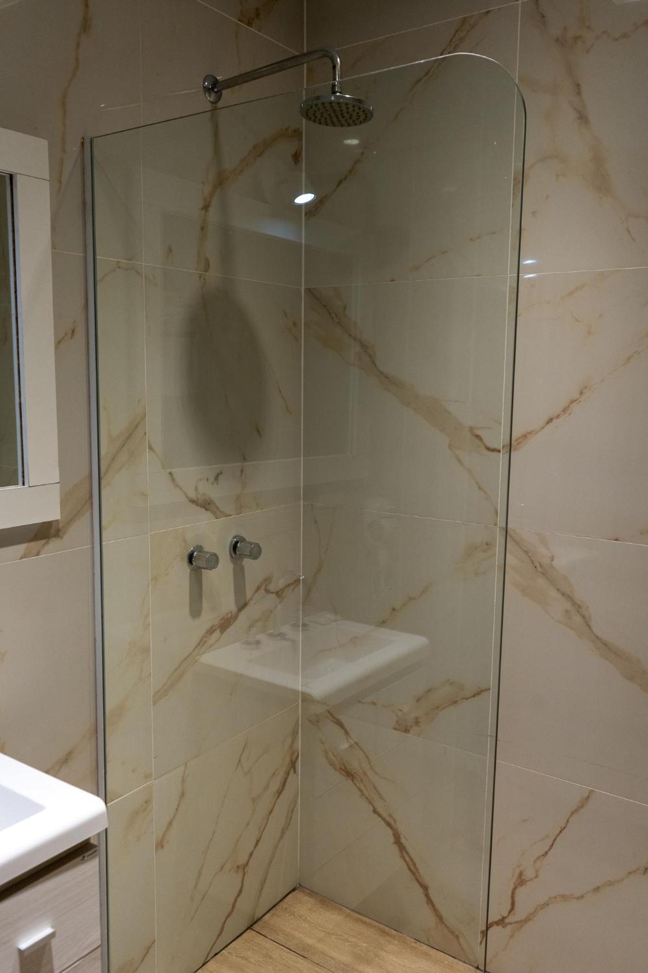 Hotel City بوساداس المظهر الخارجي الصورة