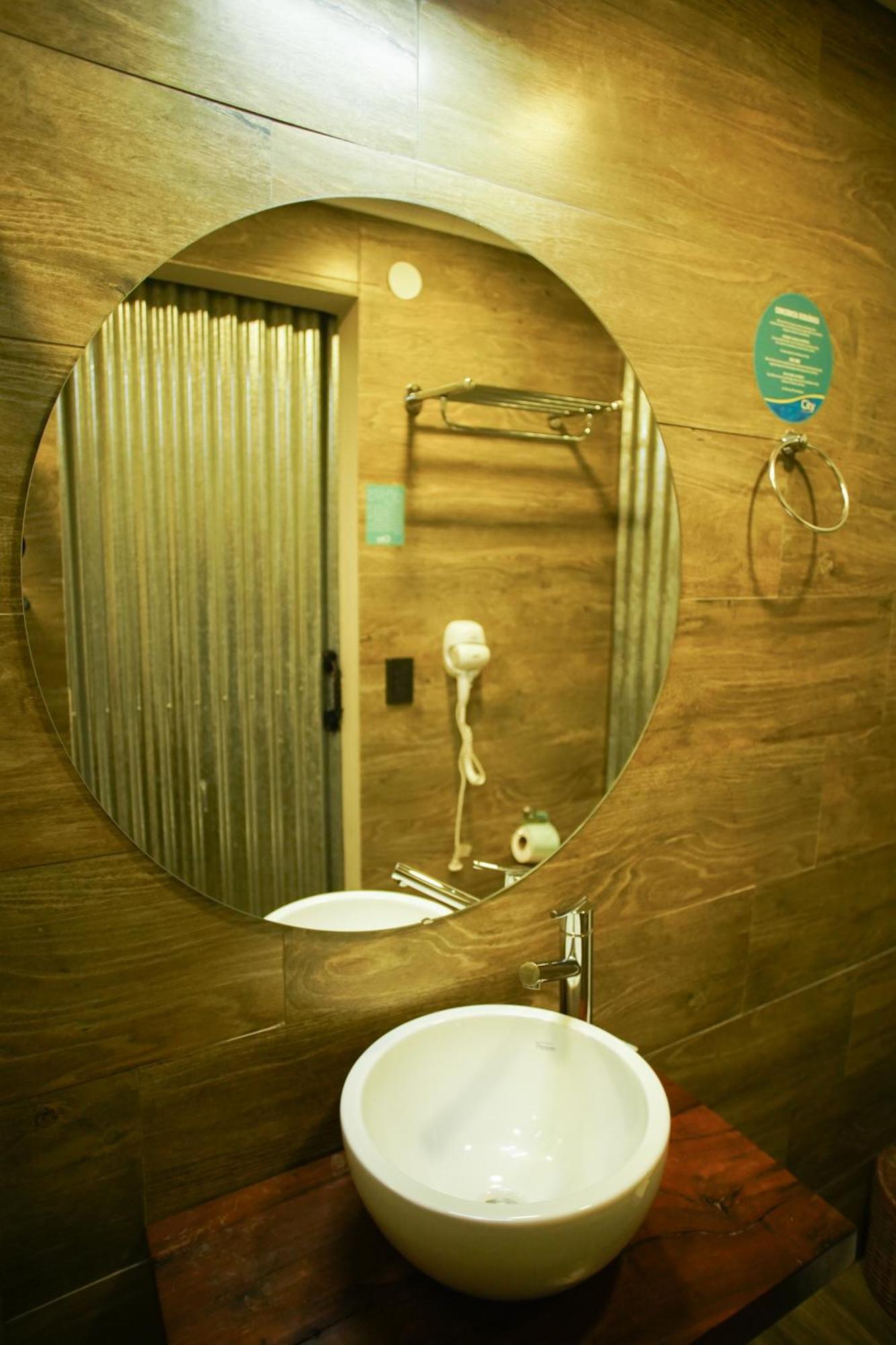 Hotel City بوساداس المظهر الخارجي الصورة